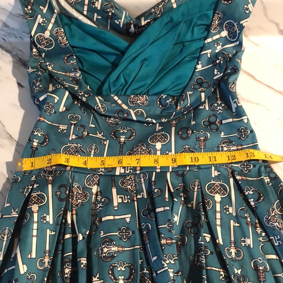 Lady Vintage “Lady V” Antique Key Madison NWOT - Picture 4 of 4